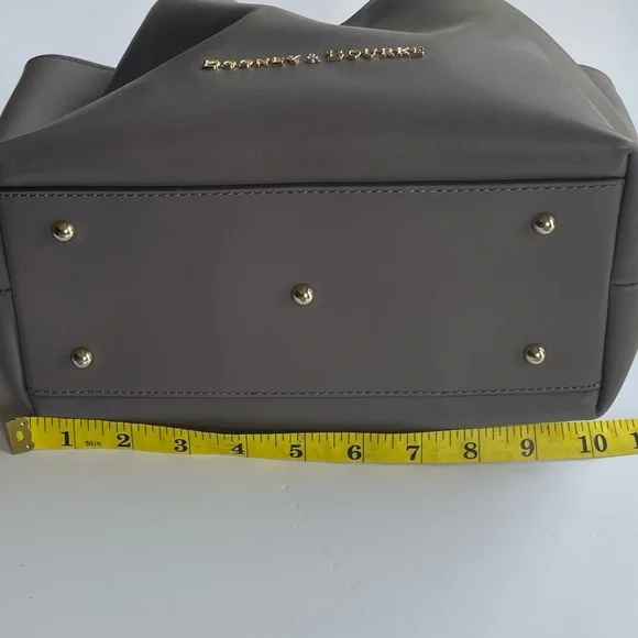 Dooney & Bourke Bag Flynn Tote - Picture 3 of 16